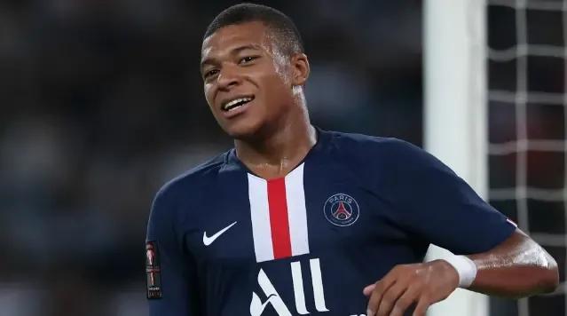 世界足球年薪收入排行榜,足球巨星为什么身价都这么高