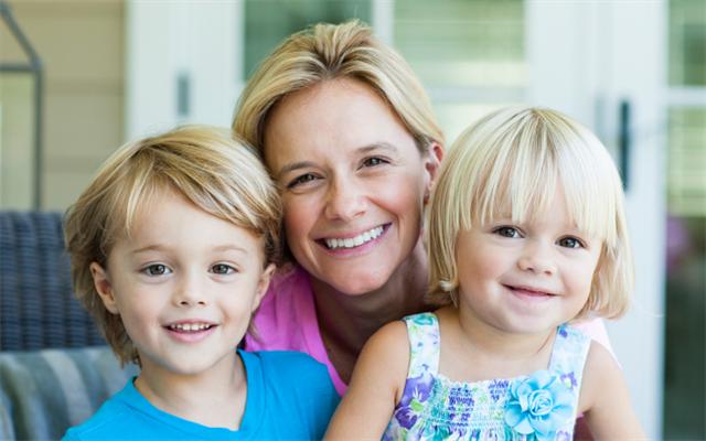 面对胆小懦弱的孩子鼓励其他孩子 (孩子懦弱家长应该怎么教育)