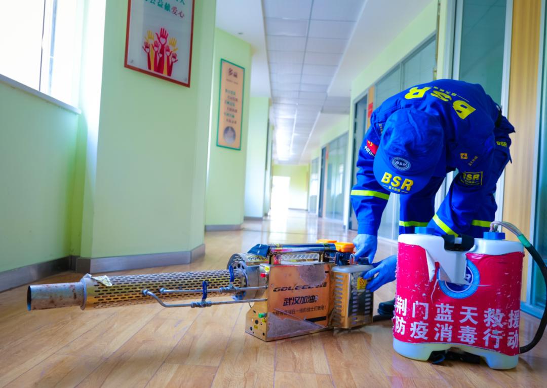 萤萤之光,点亮荆城!今天,向荆门这群平凡岗位上的劳动者致敬