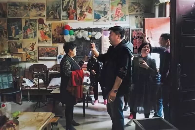 草根在天堂网红在地狱:流浪大师暴富,朱之文遭勒索,庞麦郎遗忘