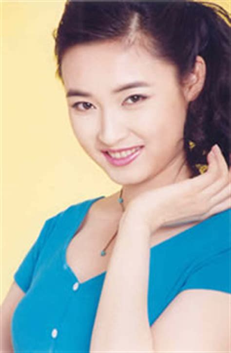 桑晨主持海峡两岸节目有多少年了,海峡两岸主持桑晨老公是谁