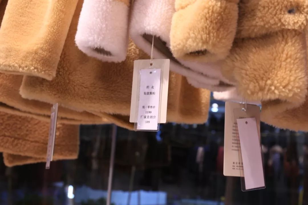 服装进货渠道一手货源网址,服装创业小白进货技巧分享