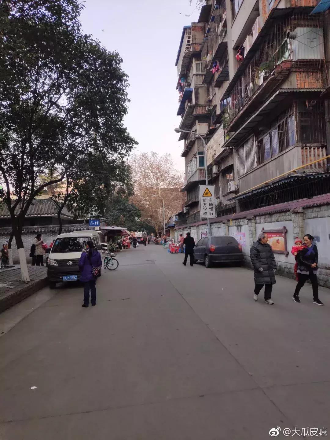 成都美食美景攻略,成都特色美食推荐地方在哪里