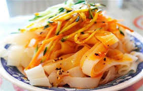 自己蒸的凉皮就是好吃,自己在家蒸凉皮怎么做啊