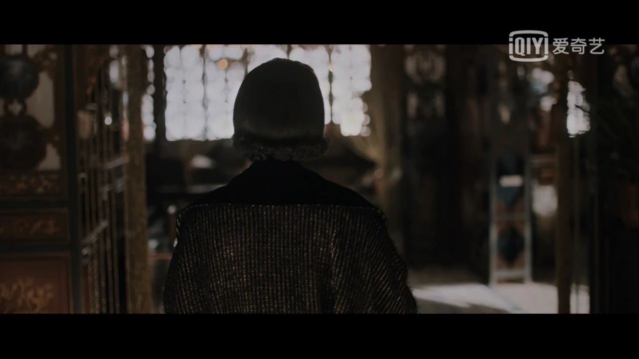 《鬓边》中爱上儿子嫁给老子的美艳新派大姐，盘点刘敏的容貌变化