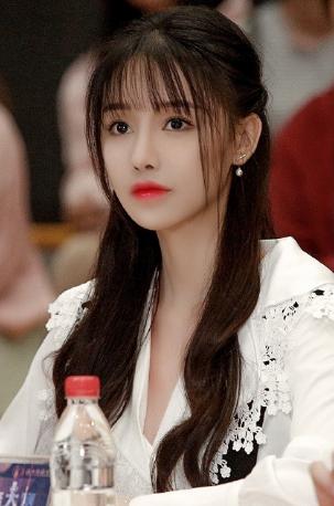 95后整容女演员,高溜整容失败案例