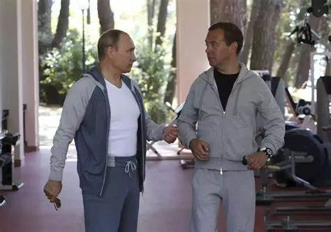 为什么大衣给人感觉很高级,为什么一件大衣能决定整体质感