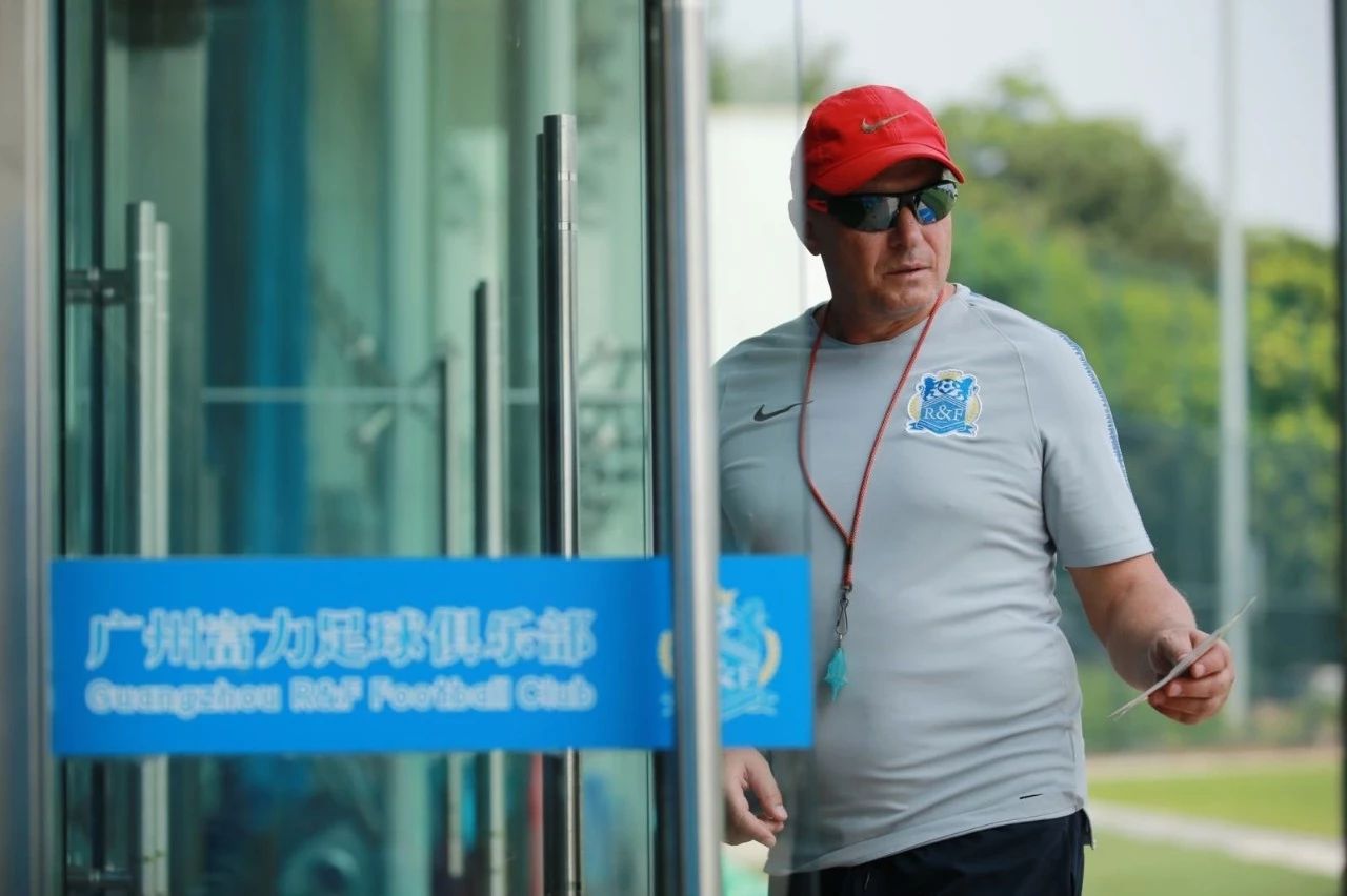 斯托伊科维奇广州富力两翼齐飞,斯托伊科维奇回中国