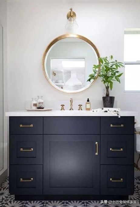 浴室柜陶瓷的好还是木质的好,浴室柜是pvc的好还是实木的好