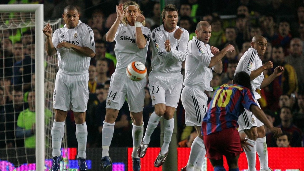 2018年实况足球的罗纳尔迪尼奥,罗纳尔迪尼奥梅西谁厉害实况足球