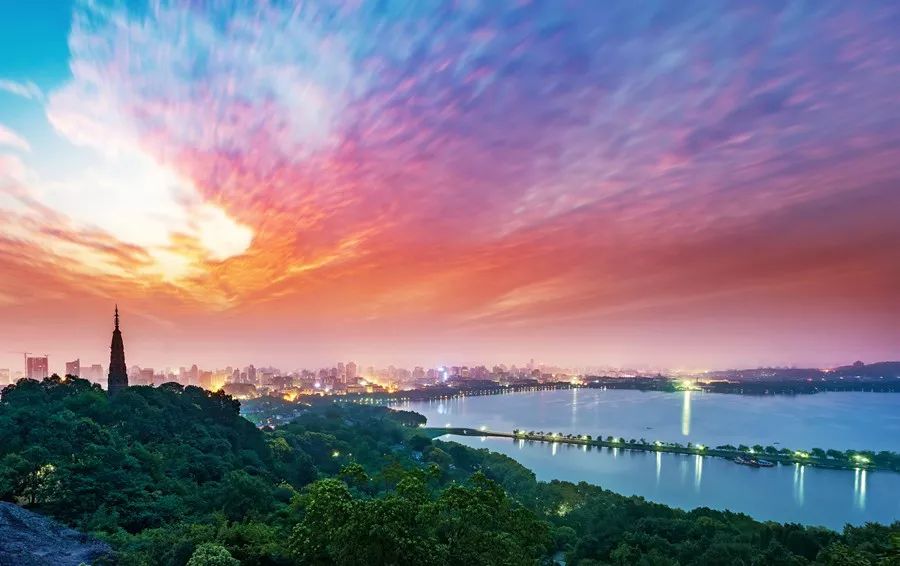 睡遍全国15个景区里的如程美宿，2岛3湖4山6古镇任你玩