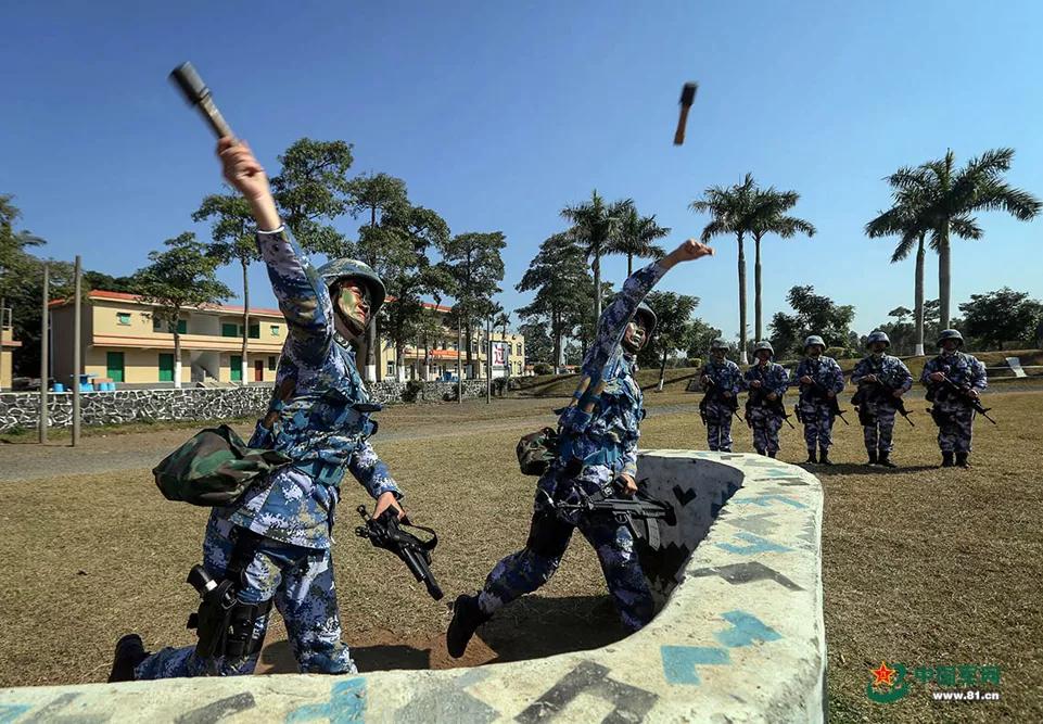 木柄*榴弹手**真是“山地战神器”吗?我国现在还装备吗?