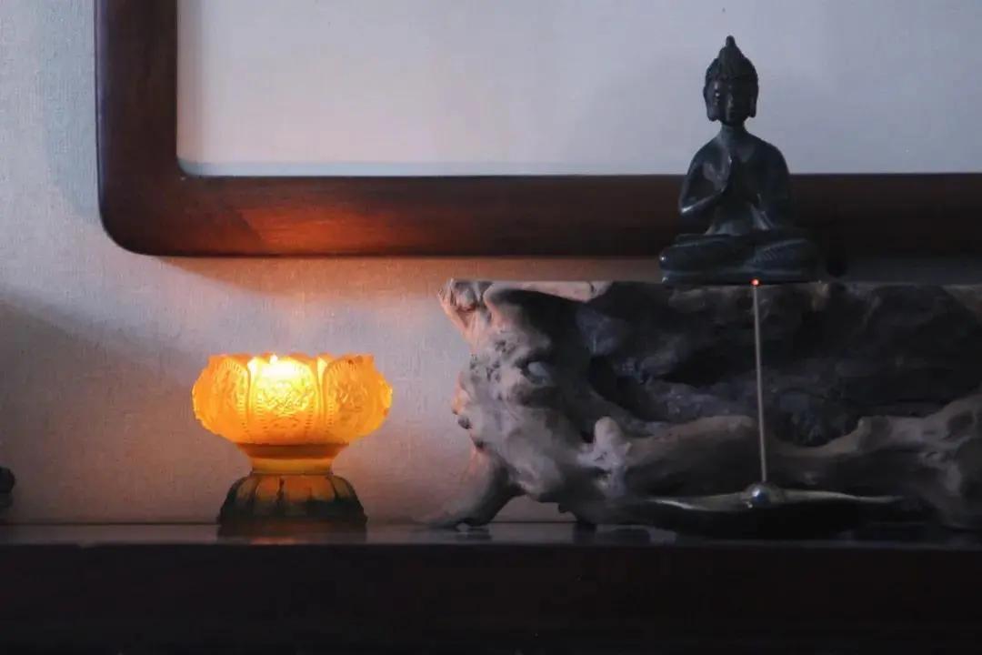 为什么不能对着佛像,为什么不能对着佛拍照片