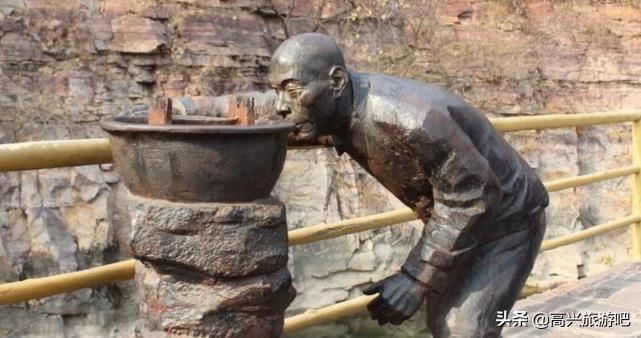 人工天河红旗渠开凿现场,红旗渠奇迹中的人工天河