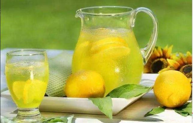 一招解决孩子不爱喝水的问题,孩子不爱喝水怎么办有哪些好办法