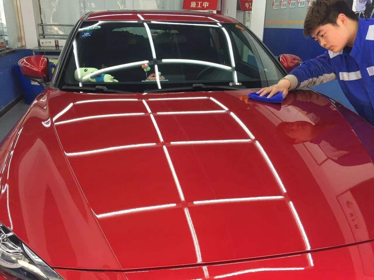新车镀晶打蜡封釉哪个好,汽车镀膜打蜡镀晶哪种不伤车漆