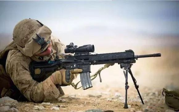 轻*器武**：美国马润们的新枪？HK416远嫁他乡的漂亮妹妹——M27