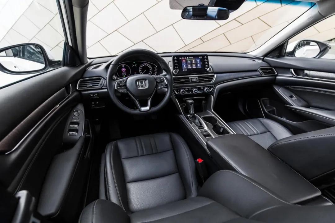 开起来像燃油车,开起来像电车的油车