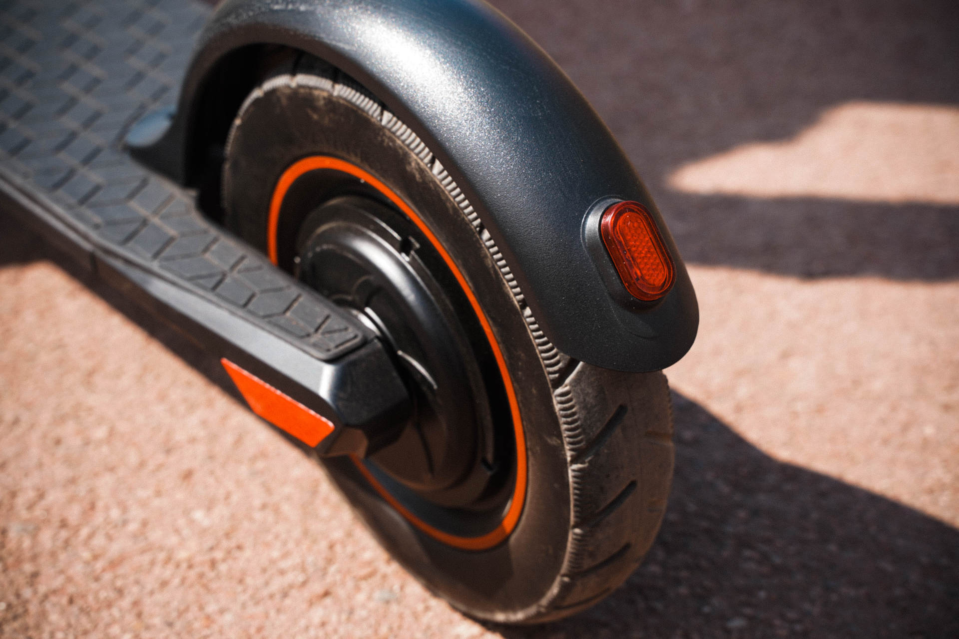 科洛威电动滑板车l10能充电吗,科洛威l10和米家哪个好