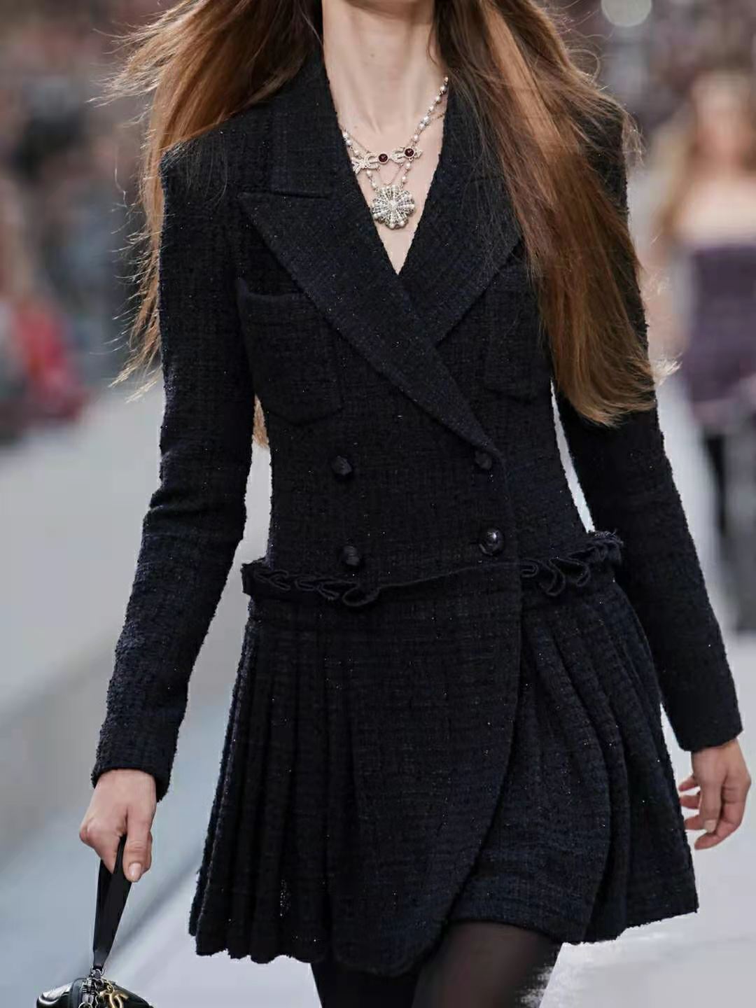 为什么女人不能抗拒香奈儿,女人为什么喜欢香奈儿