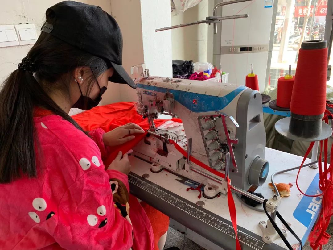 中国维秘小镇火了：生产国内一半情趣内衣，正进入圣诞倒计时