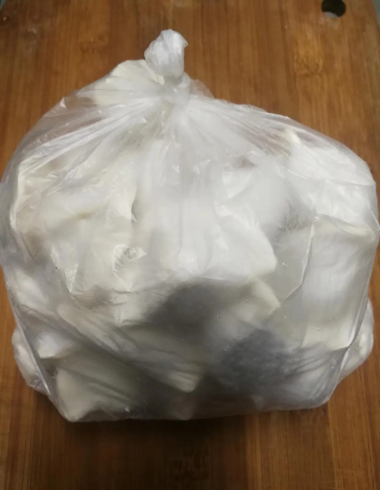 冷冻饺子为什么煮白了,饺子冻久了裂纹咋办