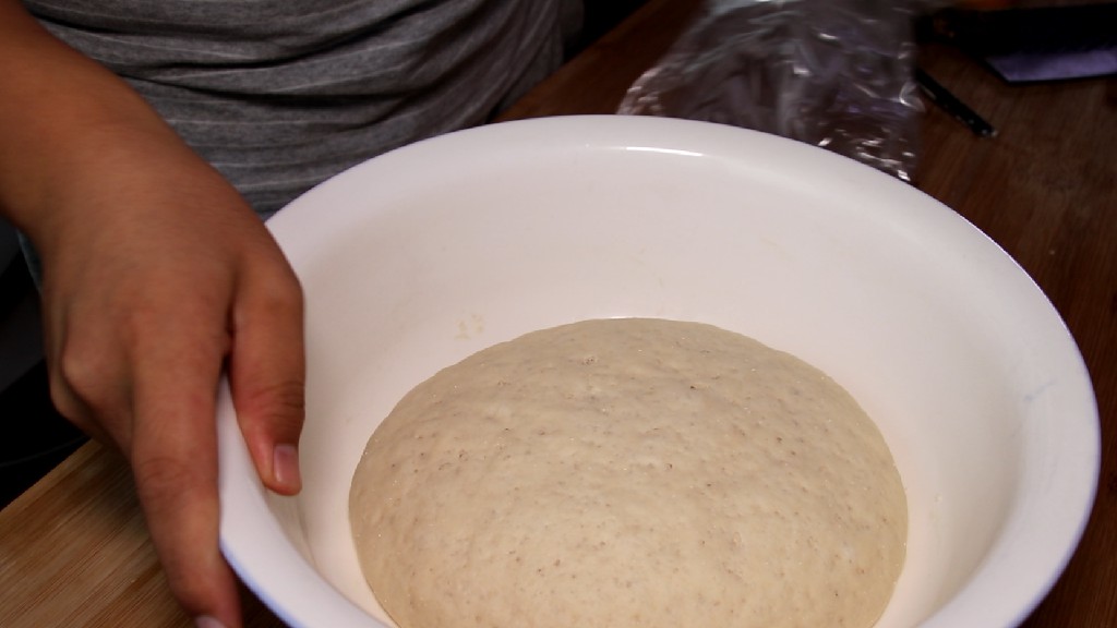 蒸馒头和面的时候用热水还是凉水,蒸馒头用温水和面还是冷水和面