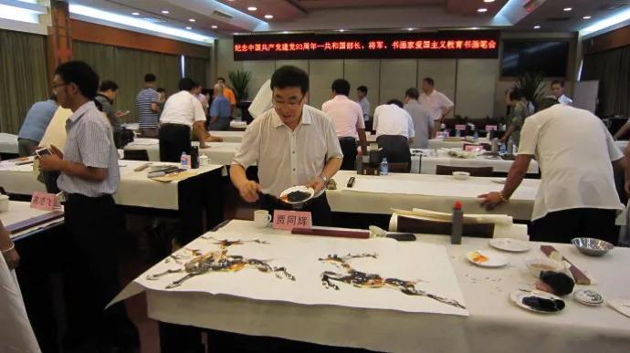 掌上乾坤指间生花世界级艺术家-贾同辉的“指墨”风釆