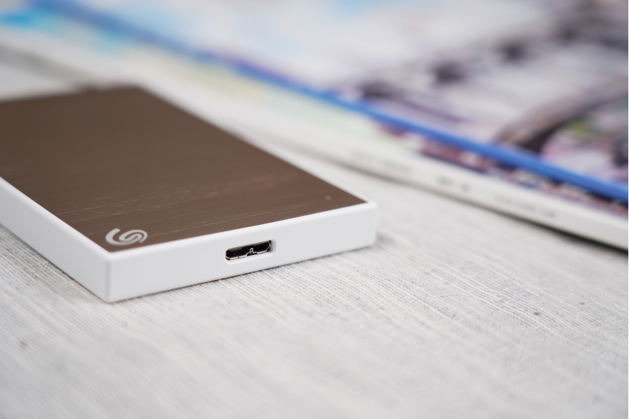 希捷铭系列和希捷桌面移动存储3.5,希捷铭系列移动硬盘买1t还是2t的