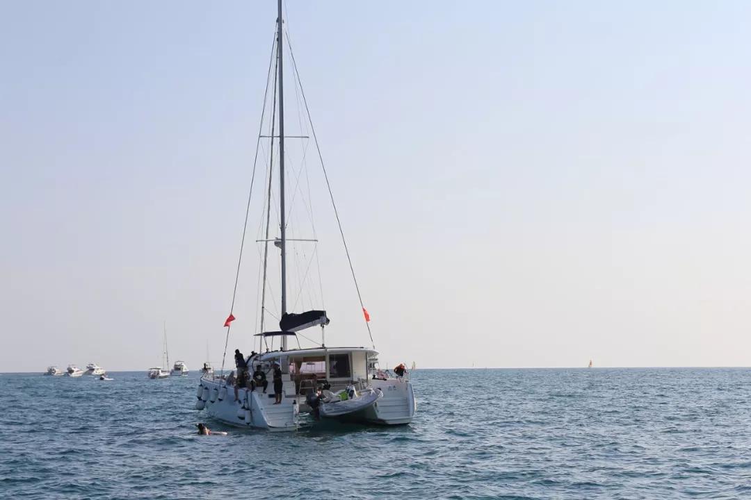 在三亚，如何花很低的价格，玩高大上的游艇帆船？