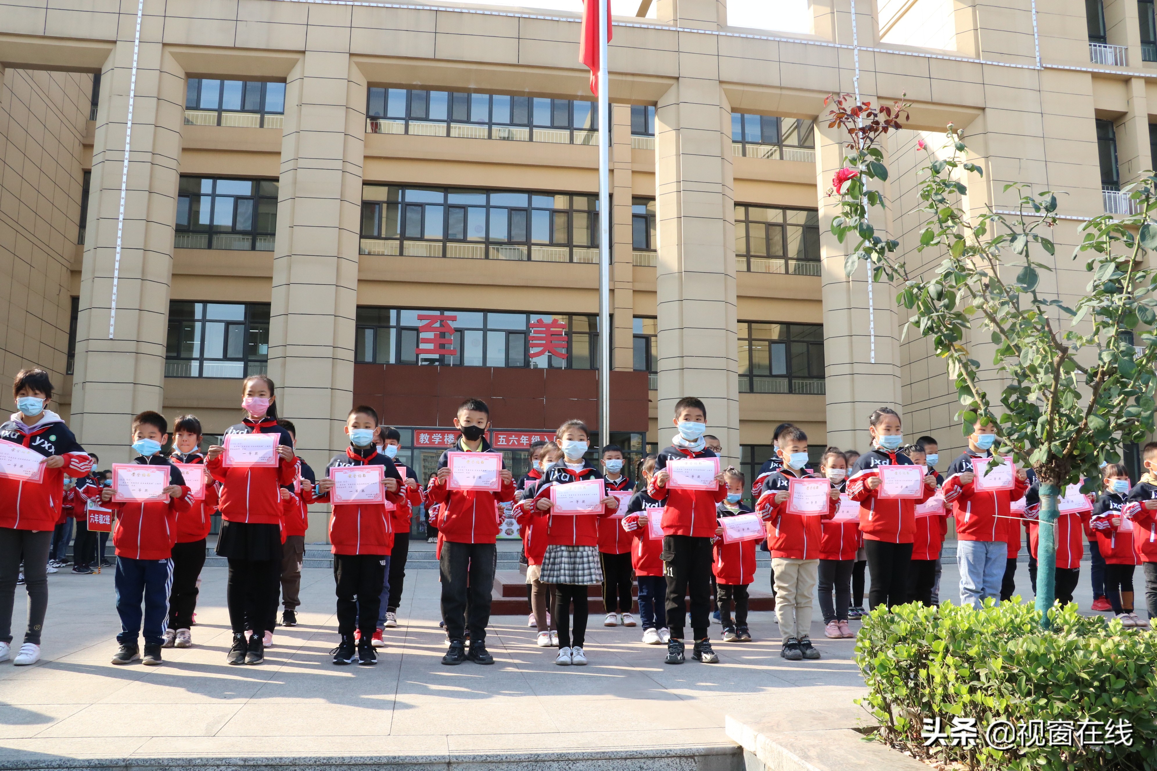 教室变废为宝小学生制作,变废为宝的小手工小学一等奖