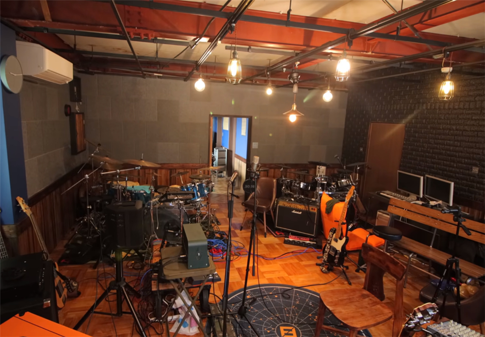 80后小伙回荒废十年的农村大学,80后小伙回荒废10年农村大学