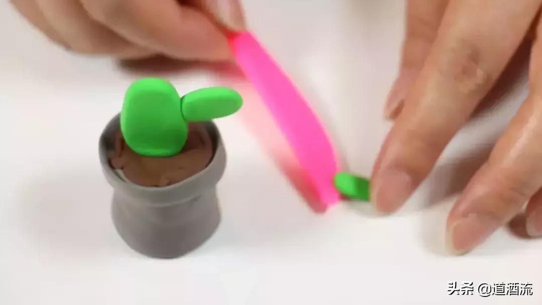 可以贴在墙上用卡纸做的大仙人掌,手工卡纸仙人掌盆栽幼儿园