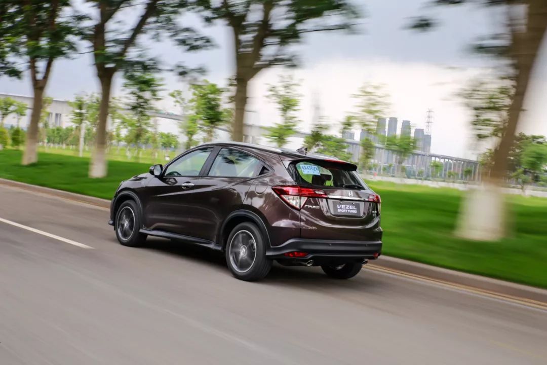 换装“超跑”发动机，安全配置丰富！试驾本田新款缤智