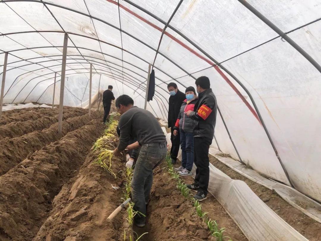 防疫生产两不误复工复产工作纪实,复工复产一线防疫人员