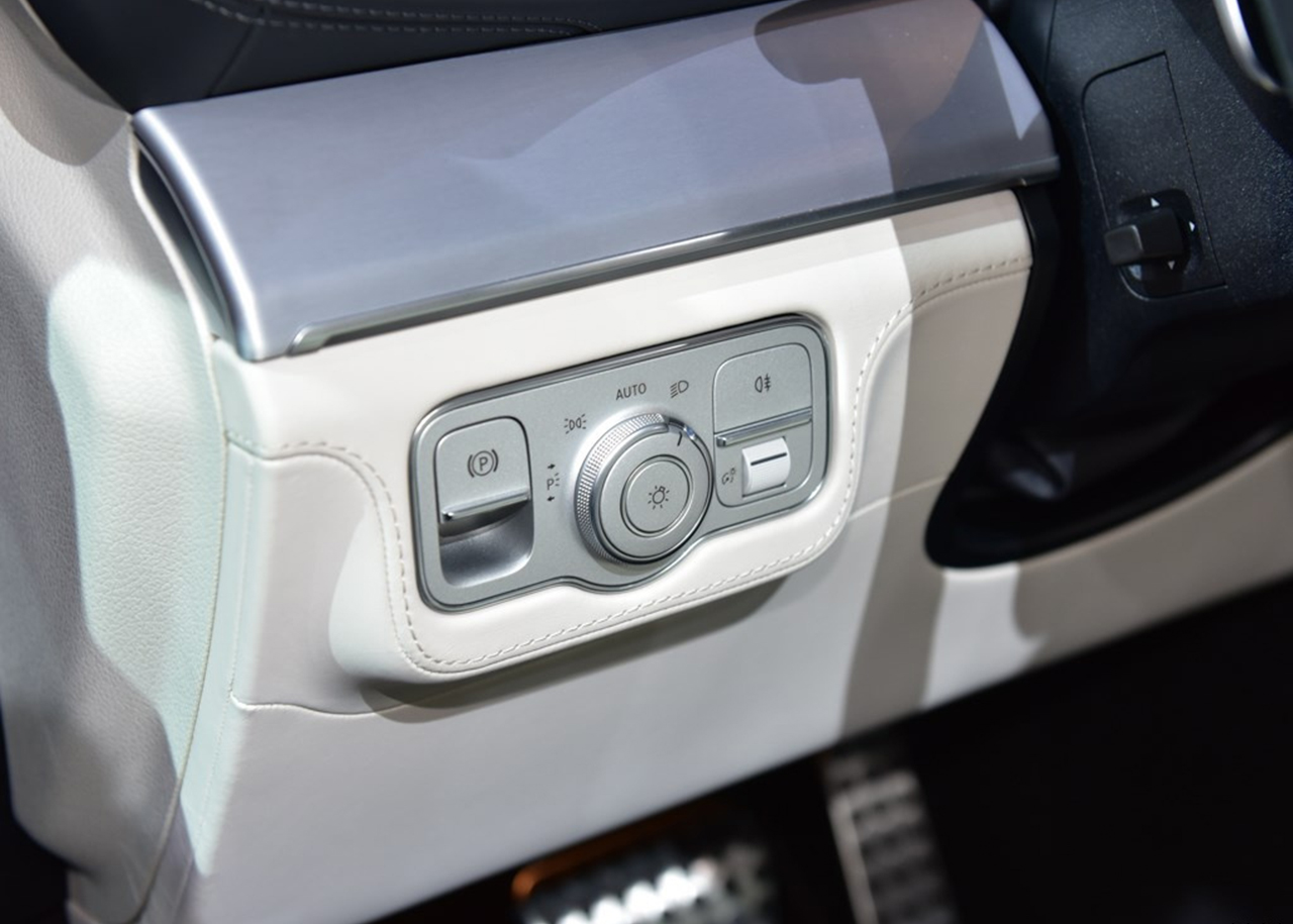 奔驰gle最新款2.0驾驶感受,开上奔驰gle450