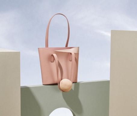 最实用时尚的女包,大牌时尚女包穿搭