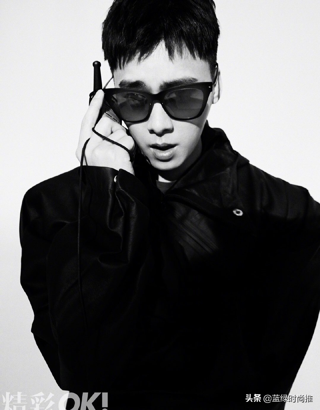 李易峰辨识度高,李易峰红衣造型竖屏