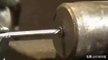 丝攻钻头断在孔里面怎么办,丝锥钻头断在孔里