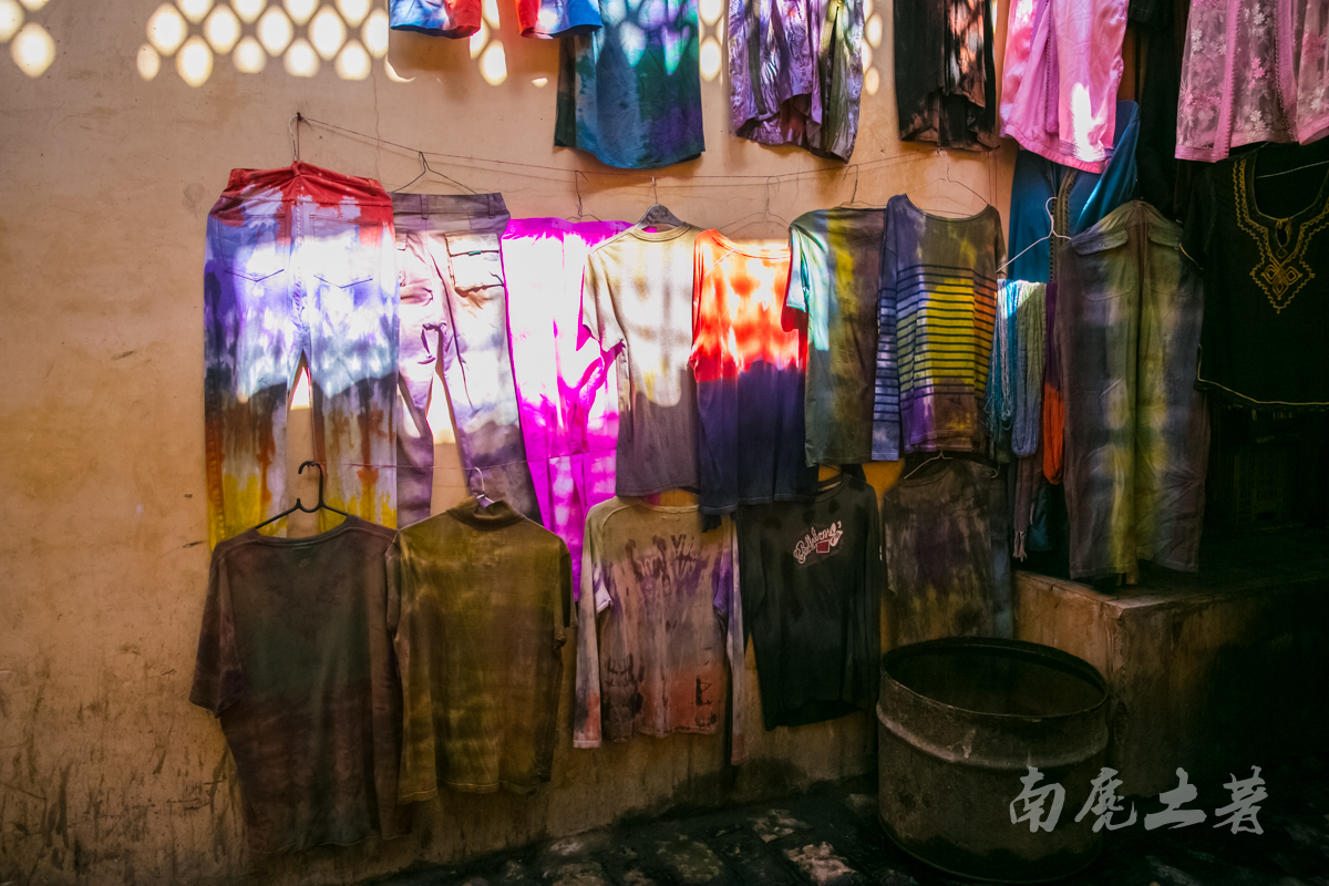 非洲这个城市这么臭,游人却每天排队参观