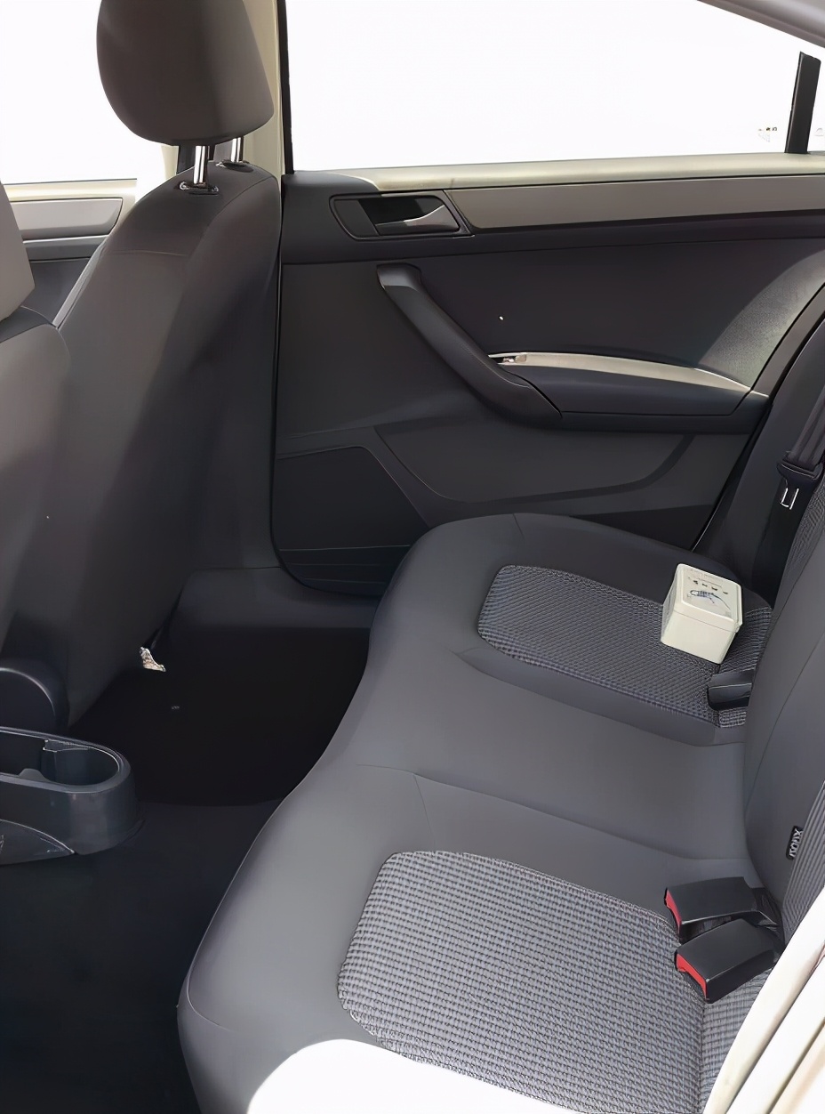 6万多买大众桑塔纳自动挡,6万块钱左右的桑塔纳