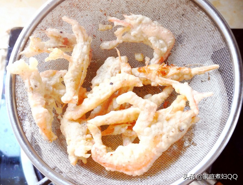 小虾怎么做简单又好吃适合孩子,小虾怎么炸着吃又酥又脆