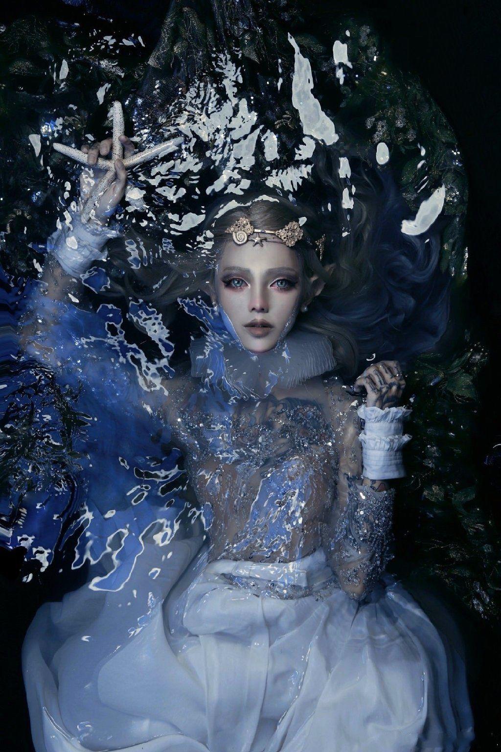 变装女神承认鼻子整歪，曝素颜照没辨识度，她扮梦露和精灵太逼真