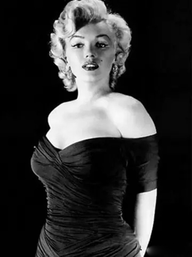 日本医生解剖梦露尸体,声称:心脏和肝脏都没有异常,非常干净