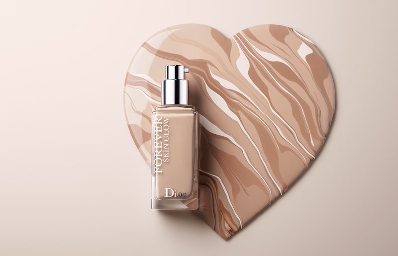 angelababydior粉底广告,angelababy晒化妆视频全素颜出镜