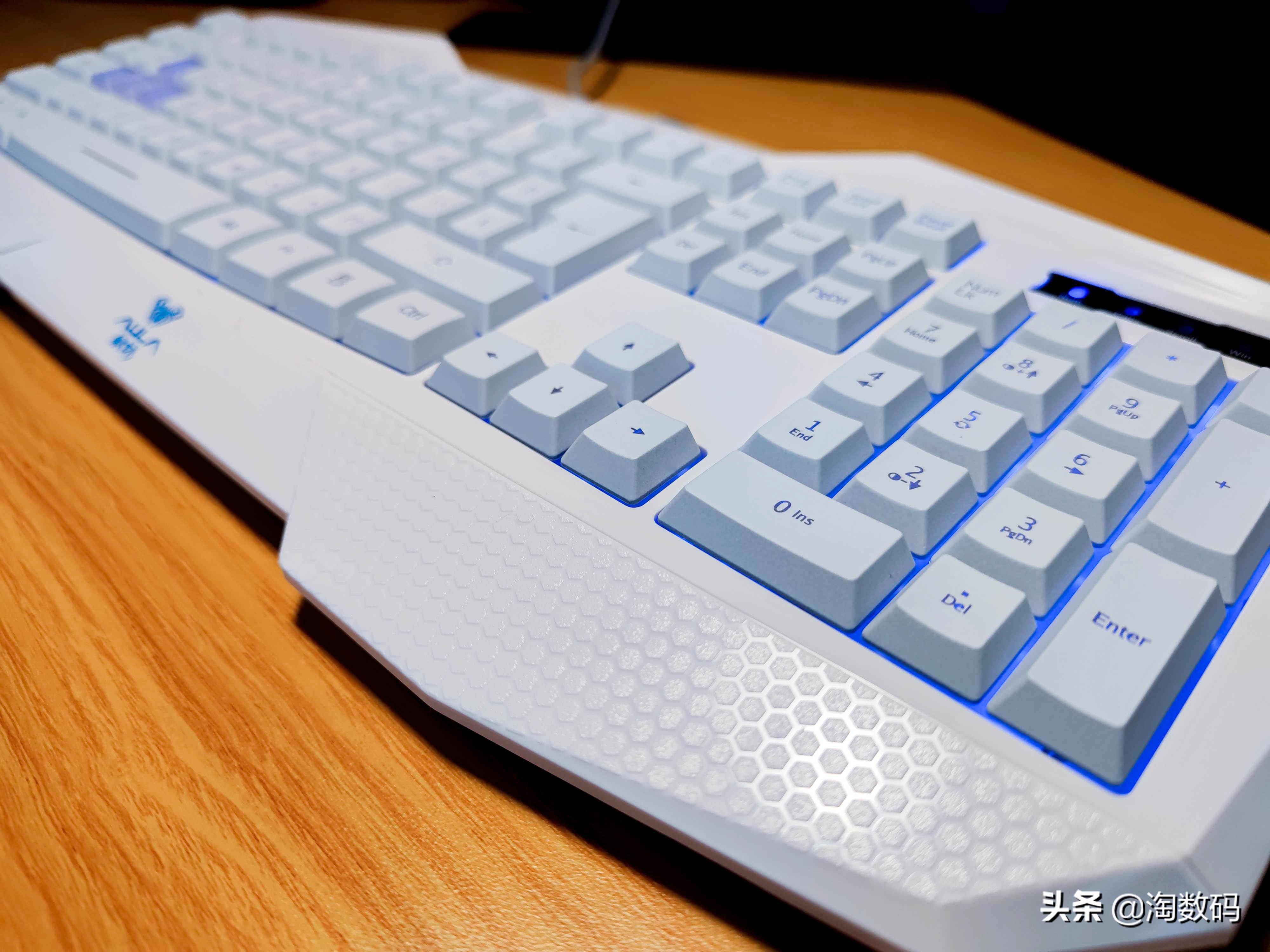 落魄侠客沦为白菜：￥69入手AULA狼蛛TGA大赛定制游戏键鼠套晒单