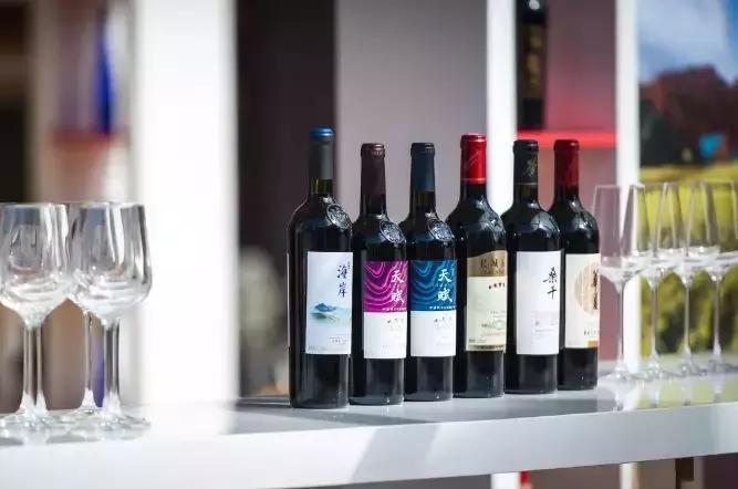 白染红,中粮长城葡萄酒武汉经销商电话