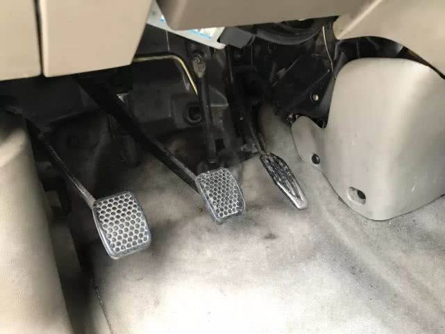 30万豪华个性有逼格的小车怎么选？汽车打蜡与镀晶有什么区别？