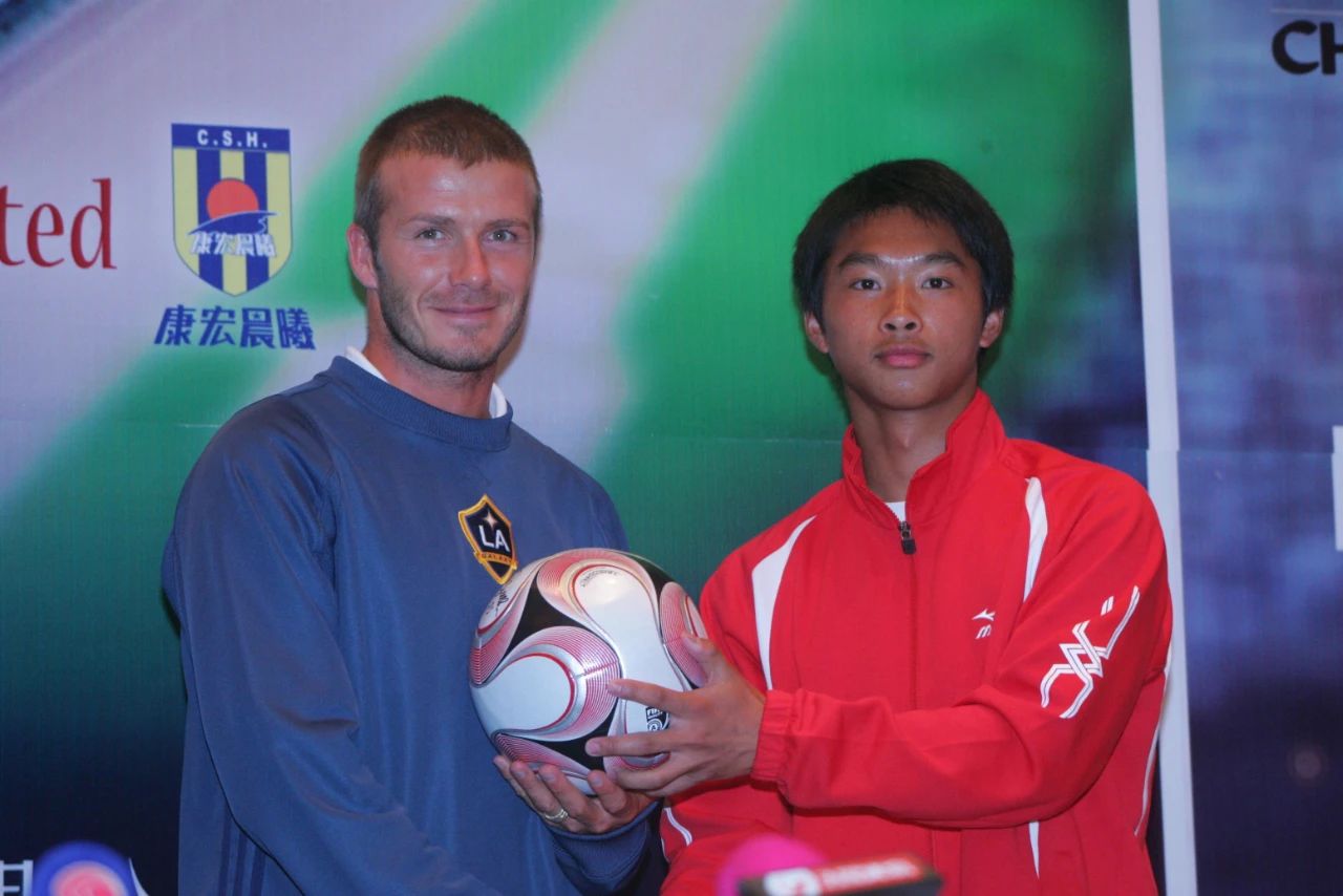 20岁开始踢足球晚不晚,20多岁踢足球晚不晚