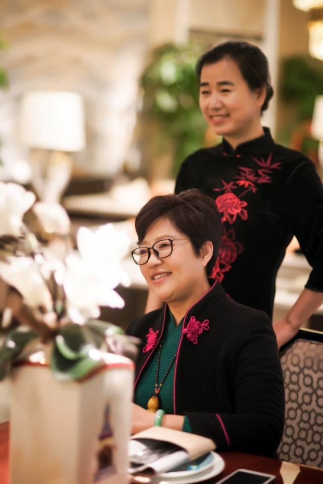 旗袍与家具,当古典家具遇上旗袍